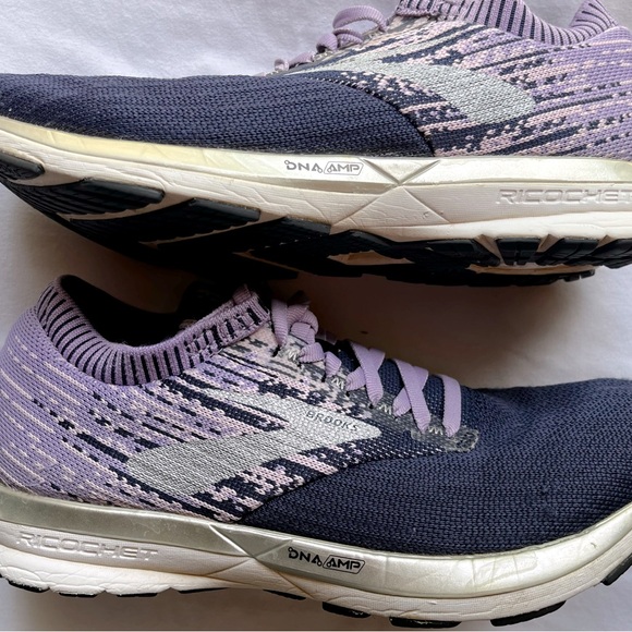 Brooks Women’s
Size 8.5 Navy and Lavender - Picture 6 of 10